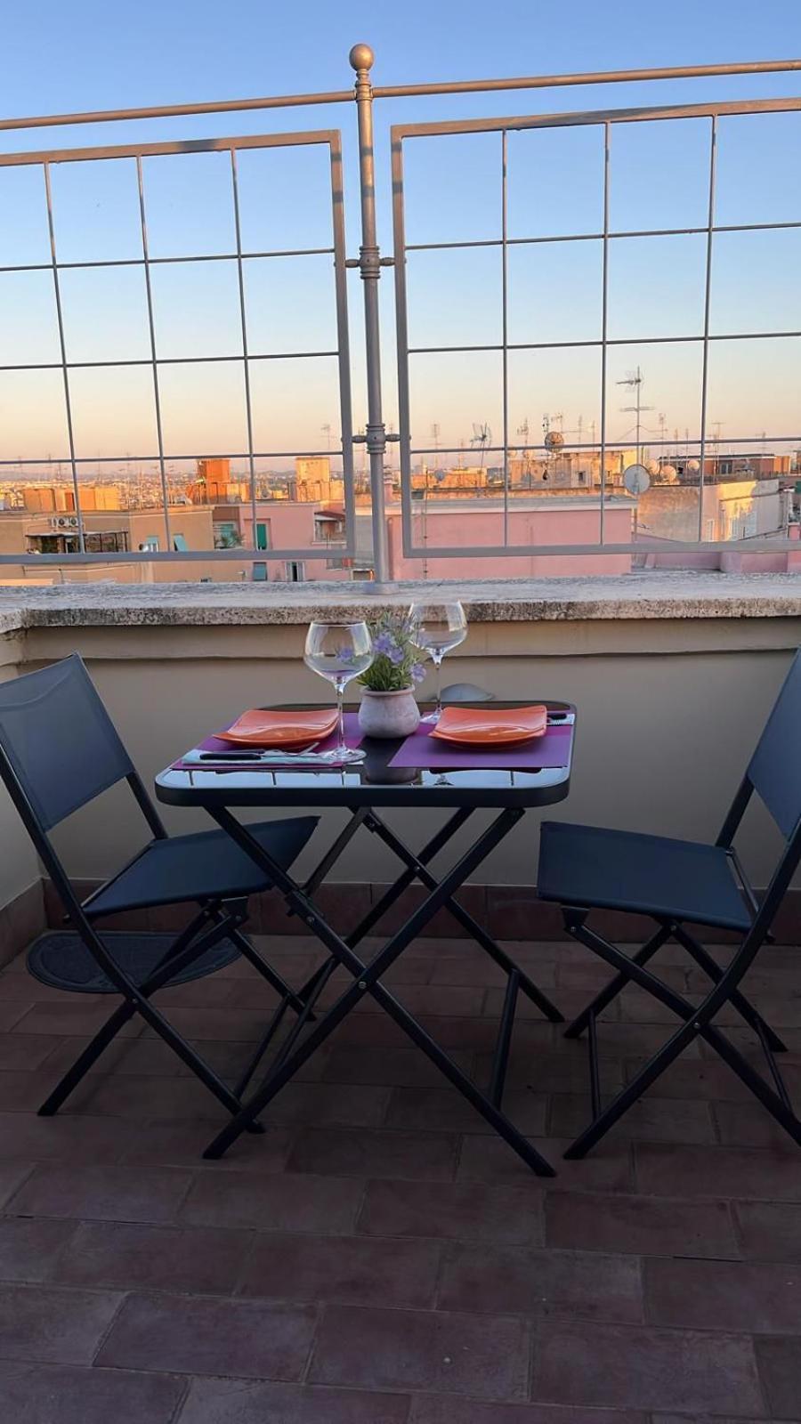 Cozy Penthouse With Terrace And View Appartement Rome